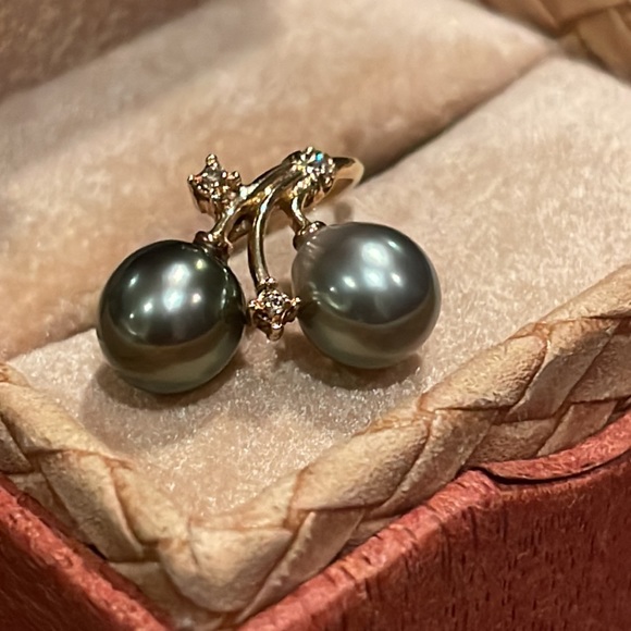 Talia Collins 2 Pearl Ring in Green & Eggplant with three shooting stars ! 6.5 - Picture 1 of 11